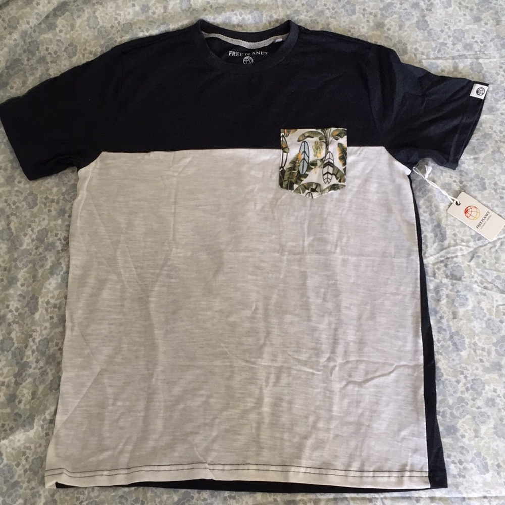 Free Planet summer t-shirt with pocket size medium